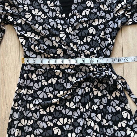 Anne Klein Faux Wrap Floral Print 3/4 Sleeve Dress in Black & White Size S - Picture 2 of 11